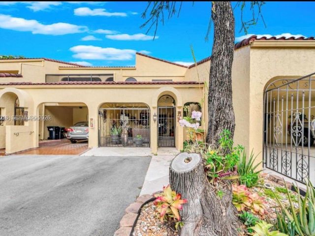 Home for rent at 3994 Estepona Ave 4-D-7 - photo 7484973