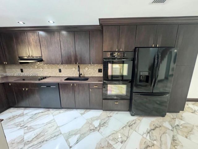 Home for rent at 3994 Estepona Ave 4-D-7 - photo 7484982