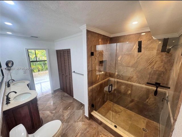 Home for rent at 3994 Estepona Ave 4-D-7 - photo 7484988