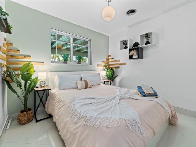 Home for sale at 19440 NE 18th Pl - photo 7520943