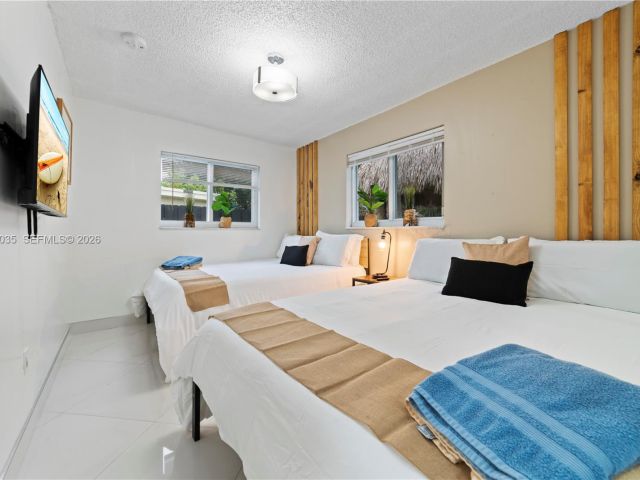 Home for sale at 19440 NE 18th Pl - photo 7520944