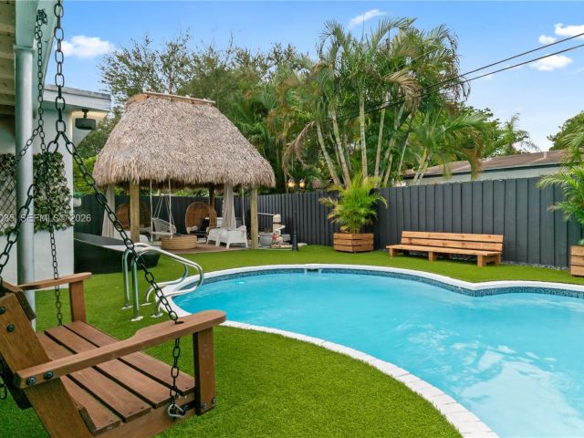 Home for sale at 19440 NE 18th Pl - photo 7520947