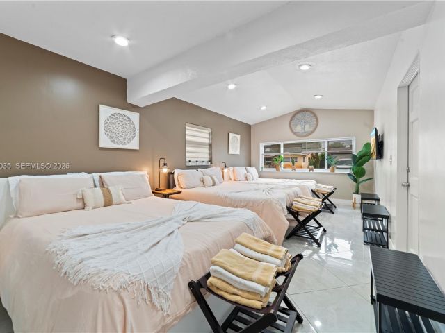 Home for sale at 19440 NE 18th Pl - photo 7520948