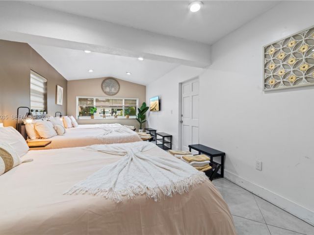 Home for sale at 19440 NE 18th Pl - photo 7520949