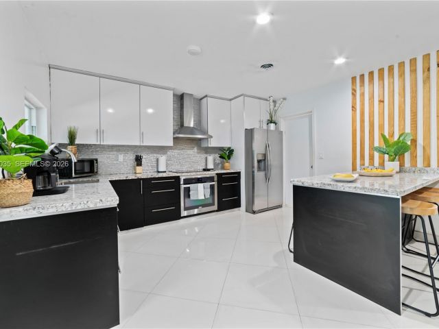 Home for sale at 19440 NE 18th Pl - photo 7520950