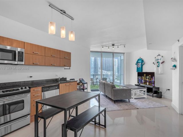 Apartment for sale  Unit #2412 - photo 7489417