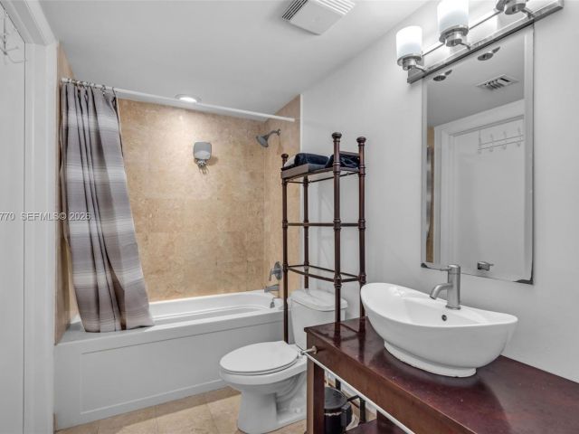 Apartment for sale  Unit #2412 - photo 7489422