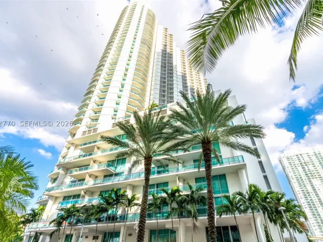 1-bedroom condo for sale in Miami - 350 S Miami Ave 2412 - MondialRealty