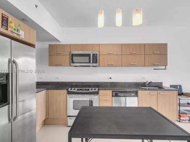 1-bedroom condo for sale in Miami - 350 S Miami Ave 2412 - MondialRealty