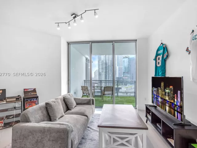 1-bedroom condo for sale in Miami - 350 S Miami Ave 2412 - MondialRealty