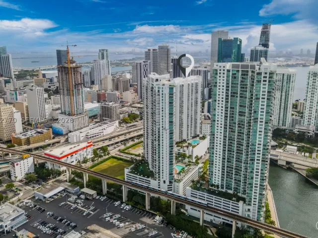 1-bedroom condo for sale in Miami - 350 S Miami Ave 2412 - MondialRealty