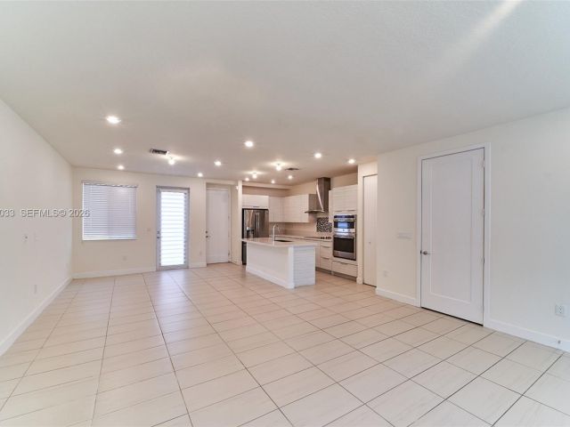 Home for rent at 10447 NW 66th St - photo 7531766