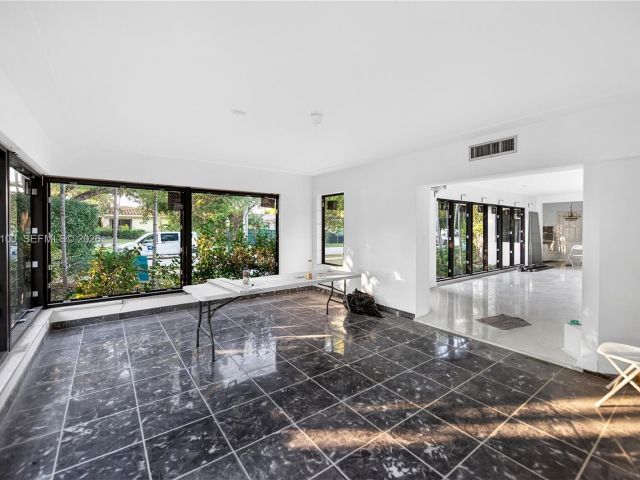 Home for rent at 1100 N Shore Dr 0 - photo 7468061