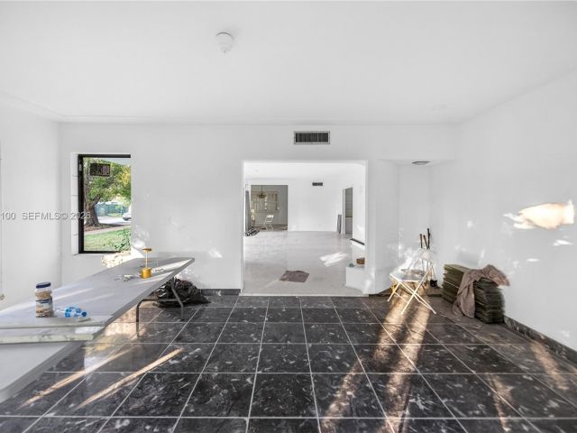 Home for rent at 1100 N Shore Dr 0 - photo 7468072