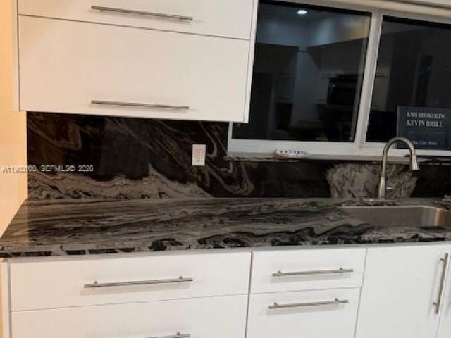 Home for rent at 1100 N Shore Dr 0 - photo 7468075