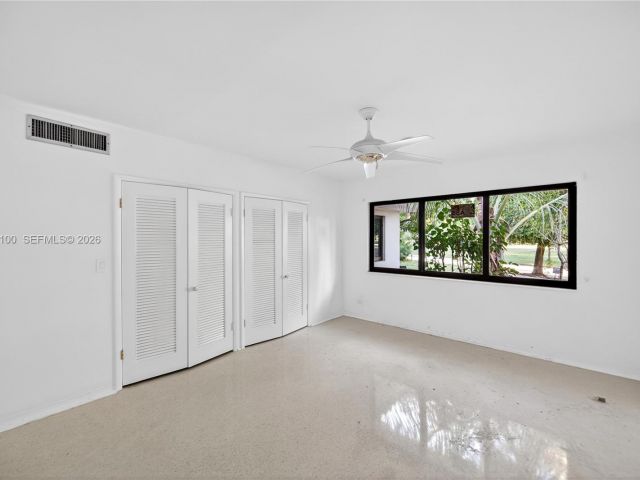 Home for rent at 1100 N Shore Dr 0 - photo 7468083