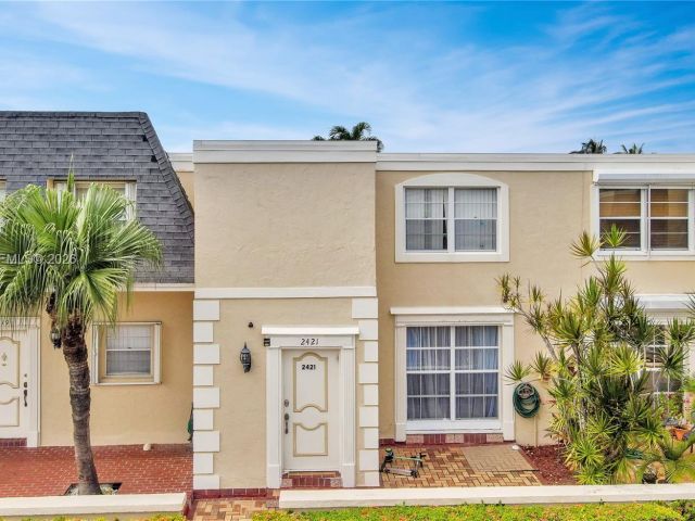 Home for rent at 2421 NE 10th St 153 - photo 7462009