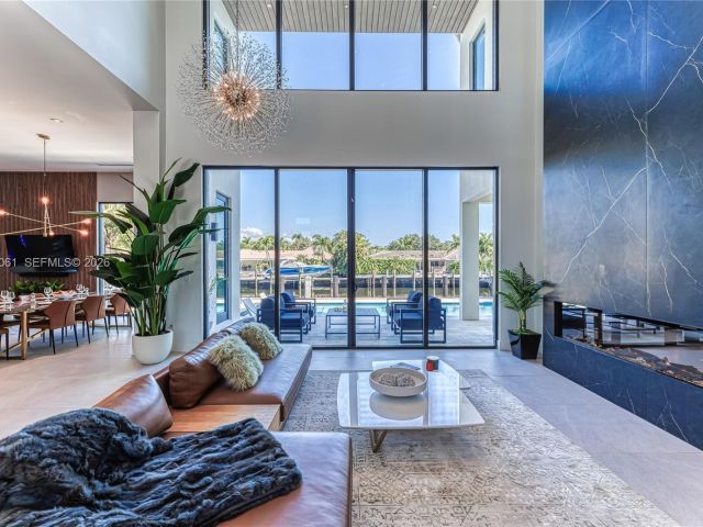 Home for rent at 2817 NE 35th St - photo 7482327