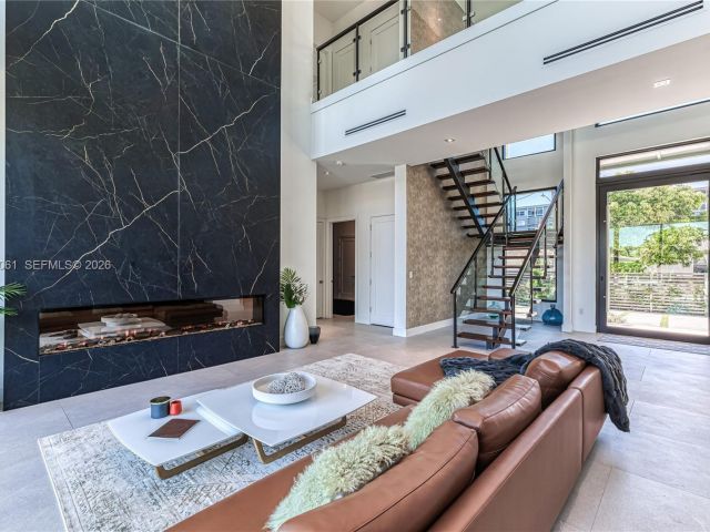 Home for rent at 2817 NE 35th St - photo 7482330