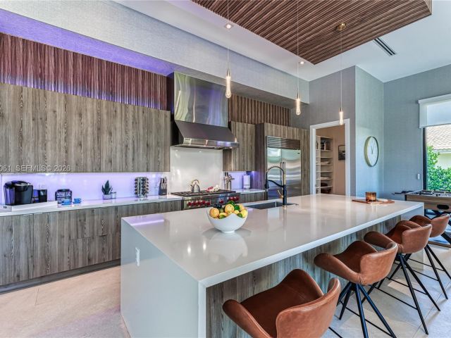 Home for rent at 2817 NE 35th St - photo 7482338