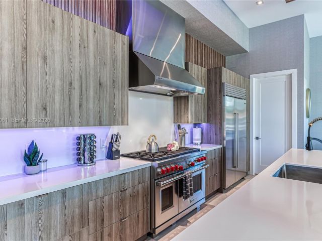 Home for rent at 2817 NE 35th St - photo 7482340