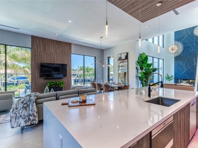 Home for rent at 2817 NE 35th St - photo 7482342