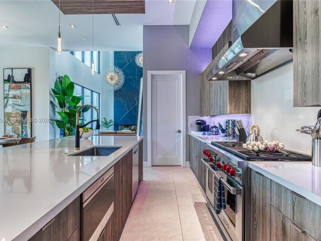 Home for rent at 2817 NE 35th St - photo 7482343