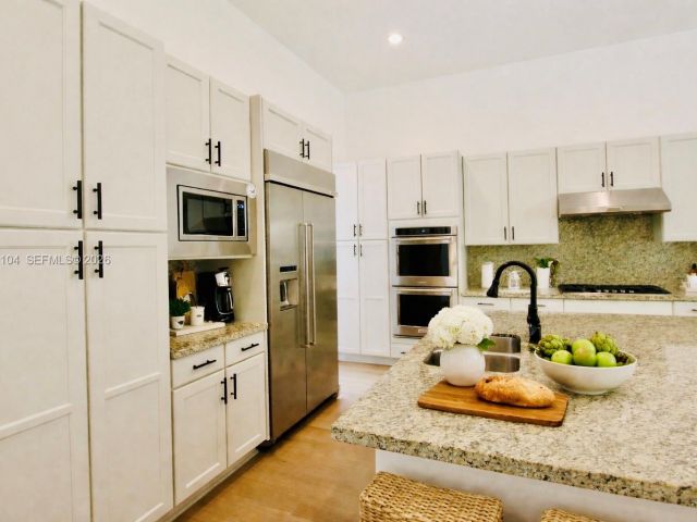 Home for sale at 16969 Pavilion Way - photo 7517549