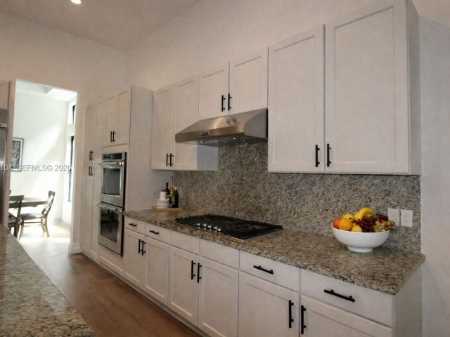 Home for sale at 16969 Pavilion Way - photo 7517550