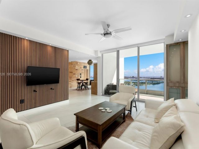 Apartment for sale  Unit #4202 - photo 7467299