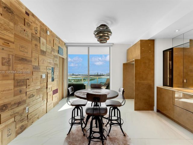 Apartment for sale  Unit #4202 - photo 7467301