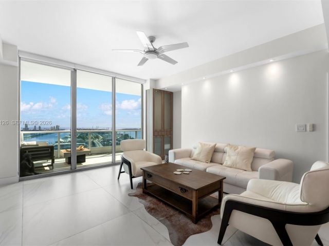 Apartment for sale  Unit #4202 - photo 7467303