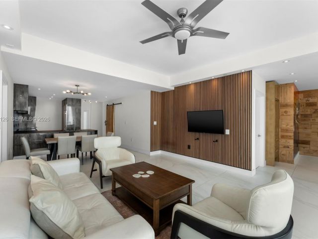 Apartment for sale  Unit #4202 - photo 7467304