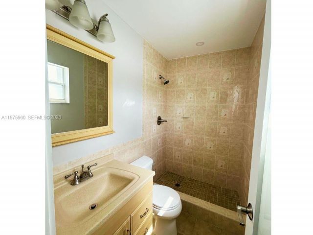 Home for rent at 5032 SW 94th Ave - photo 7487018