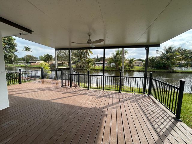 Home for rent at 5032 SW 94th Ave - photo 7487023