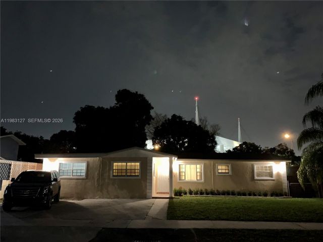 Home for rent at 2221 NW 196th Ter 2221 - photo 7479717