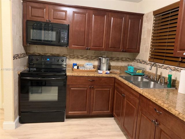 Home for rent at 2221 NW 196th Ter 2221 - photo 7479720