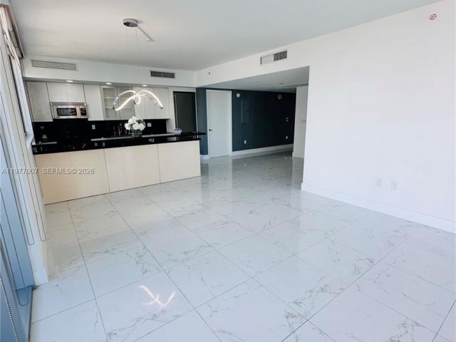 Apartment for rent  Unit #3105 - photo 7486813