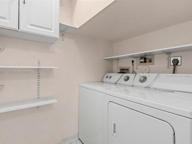 Home for rent at 1560 Seagrape Way - photo 7472800