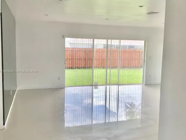 3-bedroom home for rent in Miami - 9798 SW 158th St - MondialRealty
