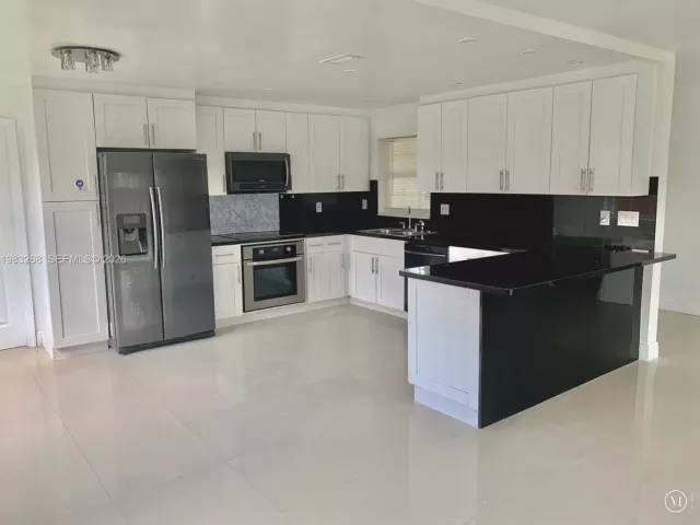 3-bedroom home for rent in Miami - 9798 SW 158th St - MondialRealty