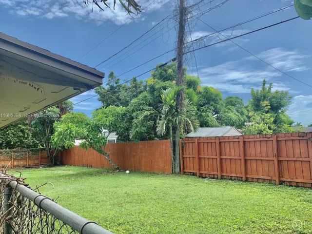 3-bedroom home for rent in Miami - 9798 SW 158th St - MondialRealty