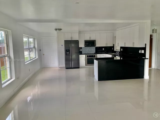 3-bedroom home for rent in Miami - 9798 SW 158th St - MondialRealty