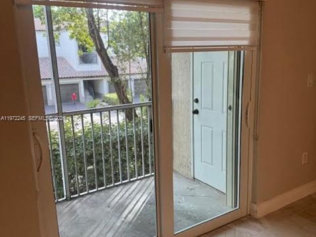 Home for rent at 5650 NW 115th Ct 203 - photo 7484948