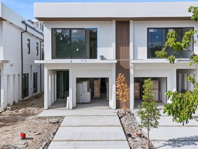 Home for sale at 13 SE 12th Ave - photo 7482306