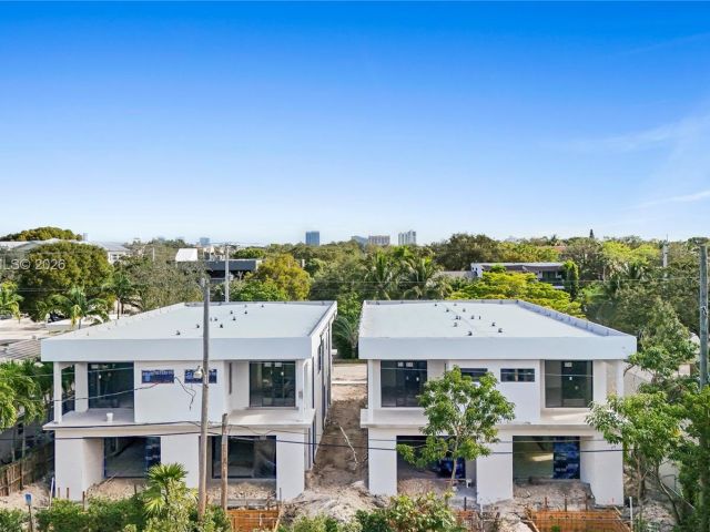 Home for sale at 13 SE 12th Ave - photo 7482308