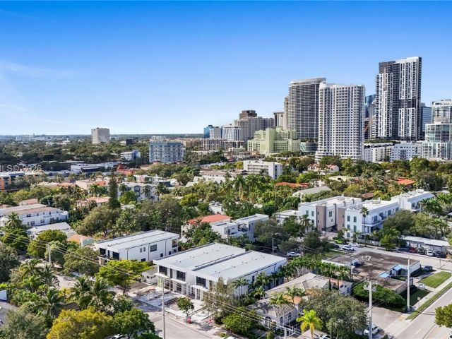 Home for sale at 13 SE 12th Ave - photo 7482311