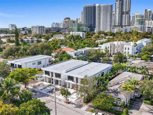 Home for sale at 13 SE 12th Ave - photo 7482312