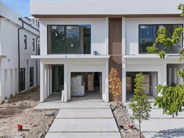 4-bedroom home for rent in Fort Lauderdale - 11 SE 12th Ave - MondialRealty