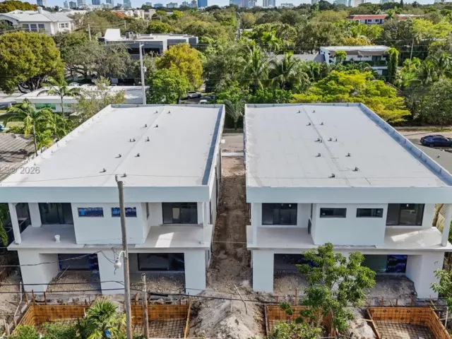 4-bedroom home for rent in Fort Lauderdale - 11 SE 12th Ave - MondialRealty